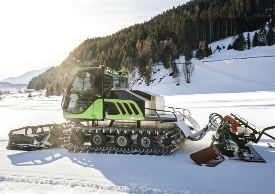 Prinoth Husky E-Motion in Daily Operation at The Snow Centre