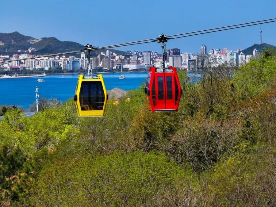 Poma: Liugong Island gondola in Weihai (Shandong), China