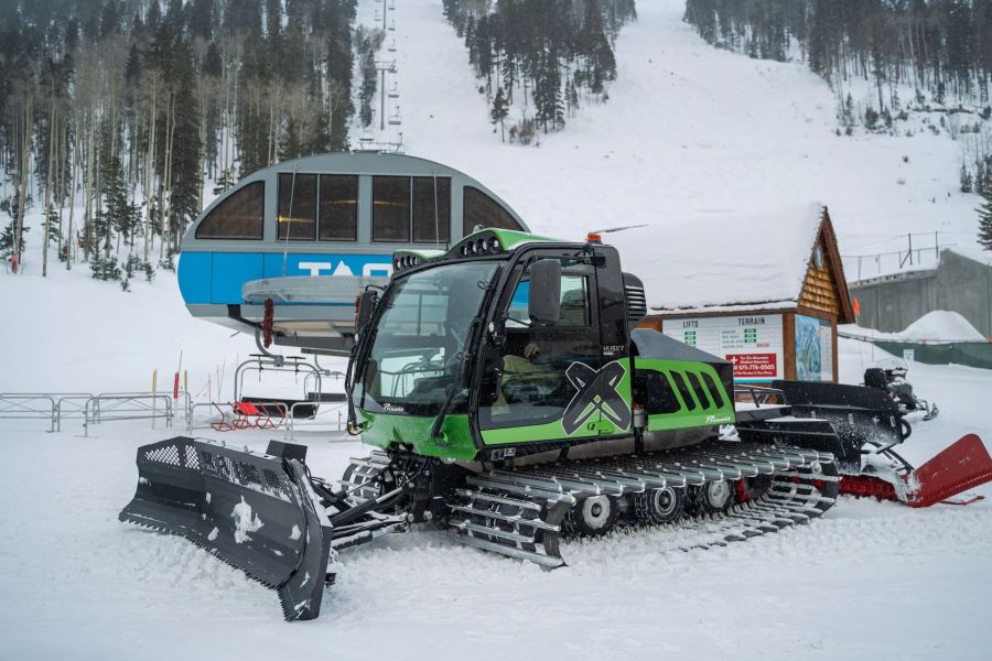 Taos Ski Valley Deploys North America’s First Fully Electric Snow Groomer