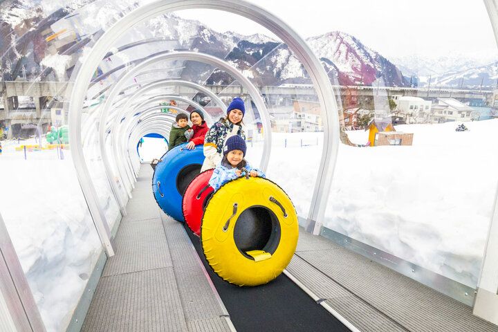 Sunkid: Moving Carpet and Sunny Stuff inspire Japanese snow sports enthusiasts